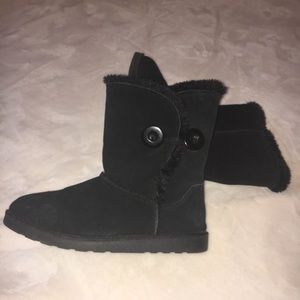 Warm Size 8 black suede ankle boots